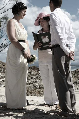 Marry Me Marilyn married sonja & Alessandro on Wategos Beach in Byron Bay on a glorious Autumn Day